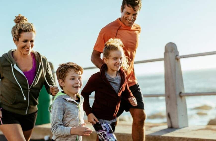 Et si vous profitiez de l’été pour vous mettre au sport en famille ? C’est le moment idéal pour partager de nouvelles activités avec vos proches !